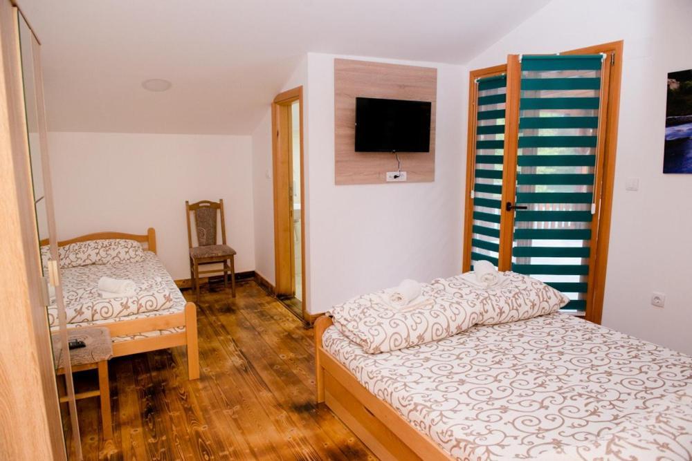 Etno Selo Bok Bed & Breakfast Vrhpolje Bagian luar foto